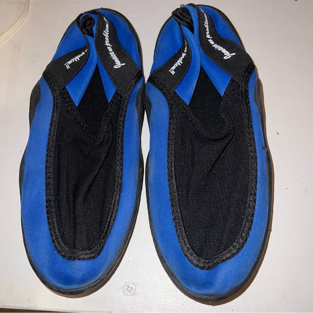 Jamaican No problem water shoes Aqua Socks Womans US Size 5